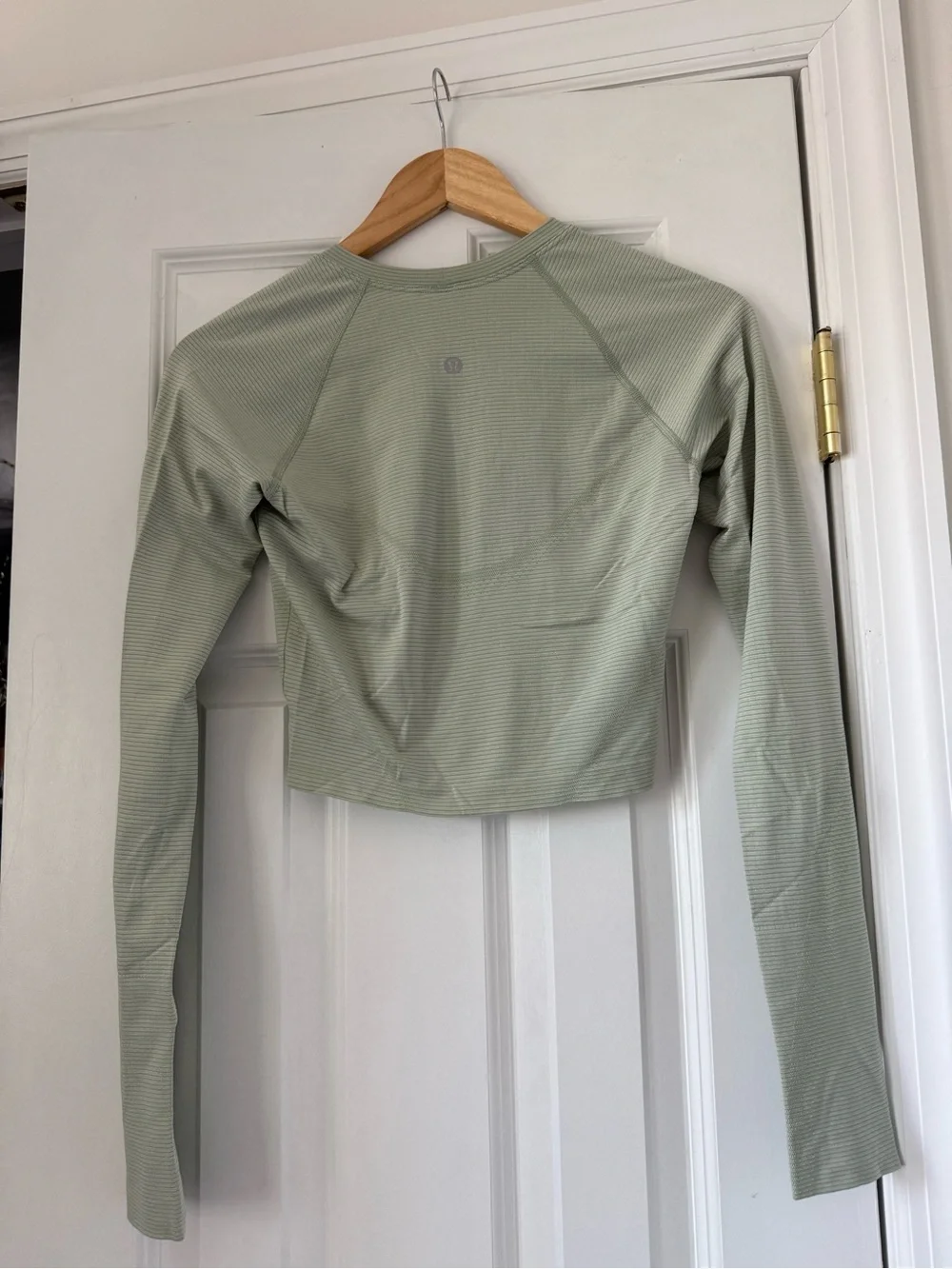 Lululemon Swiftly Tech Cropped Long Sleeve Shirt 2.0 in Fog Green